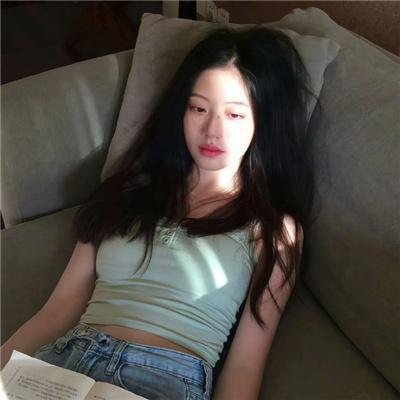 香闺春暖 海报