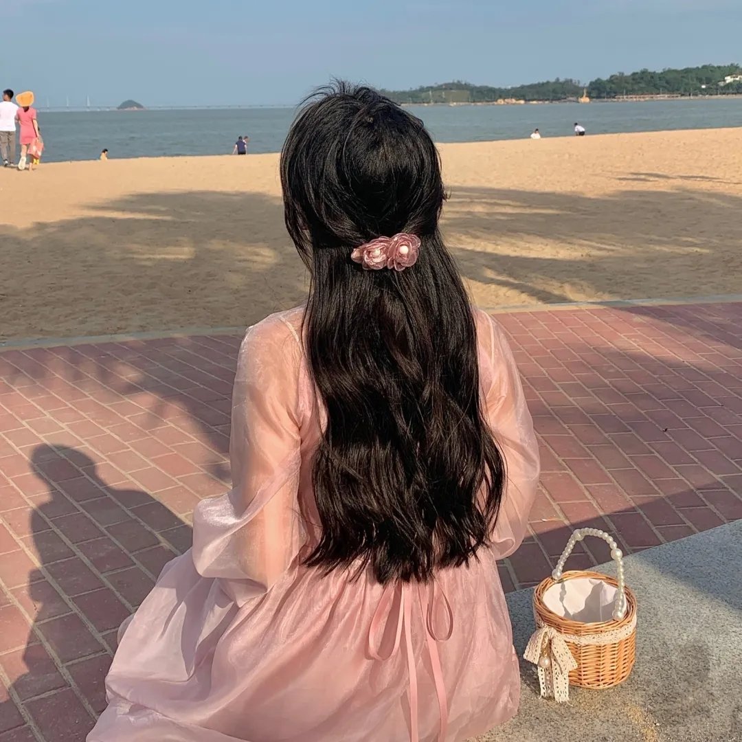 现在请开播 海报